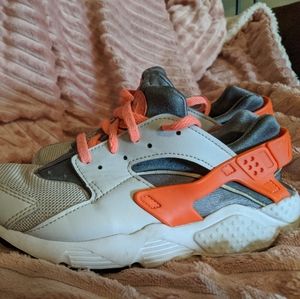 Girl's Nike Huaraches